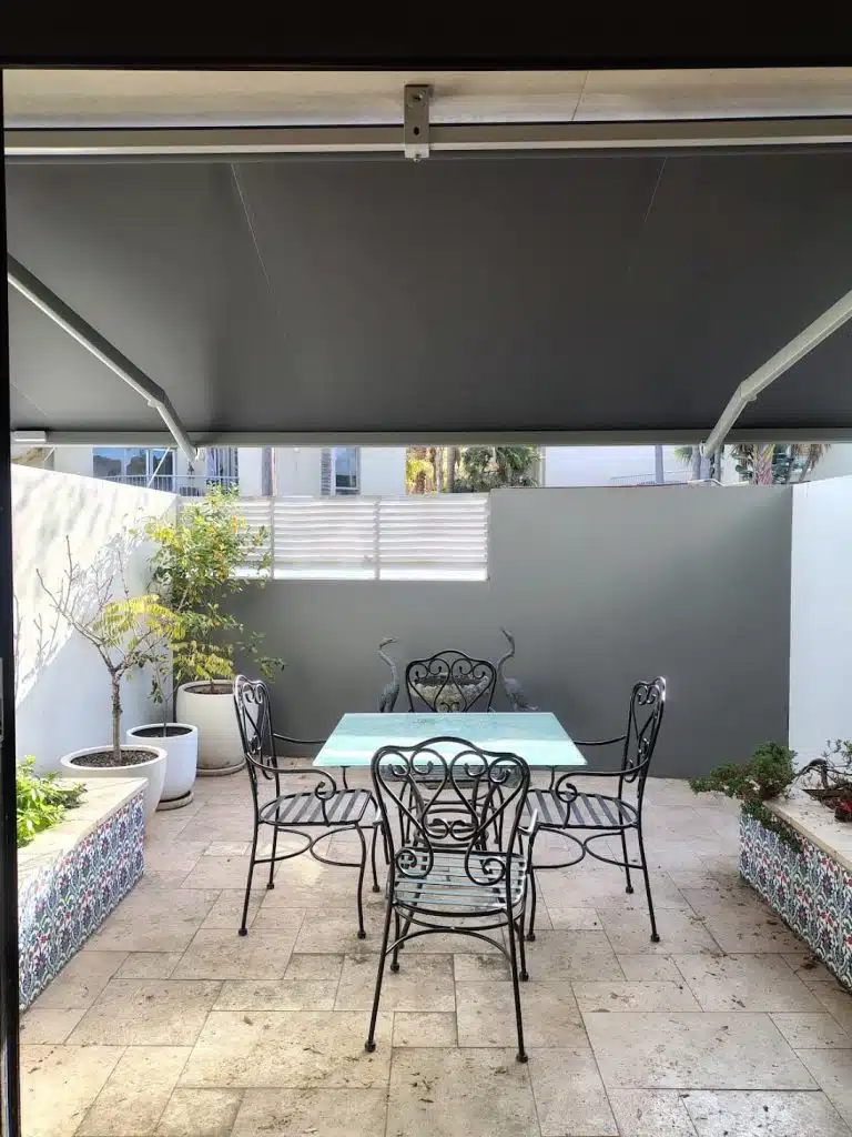 Folding arm awning 1
